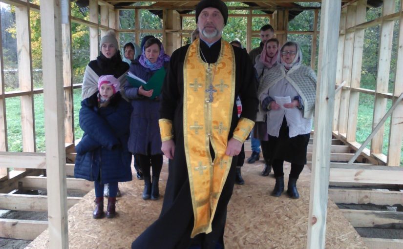В Коврово на месте строящегося храма состоялся молебен