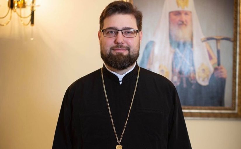 С праздником Светлой Пасхи поздравляет благочинный Приморского округа