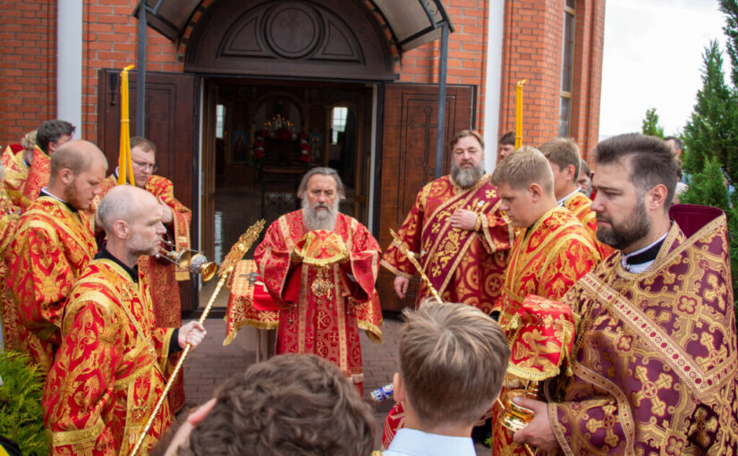 Престольный праздник прихода великомученика Пантелеимона в Лесном