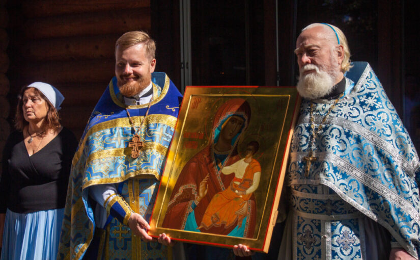 Престольный праздник храма Смоленской иконы Божией Матери в Морском